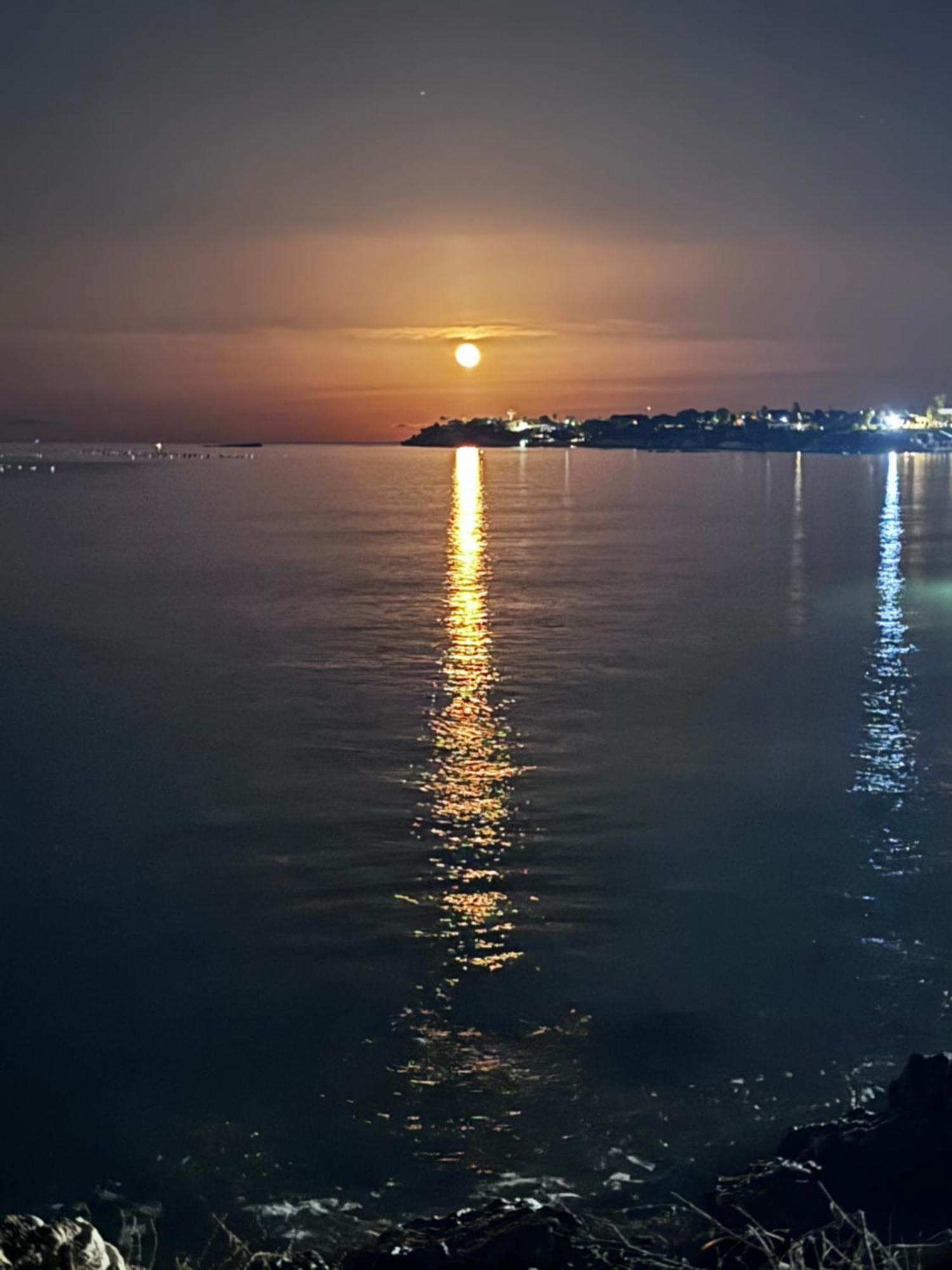 Villa Incanto On The Sea Сиракуза Екстериор снимка